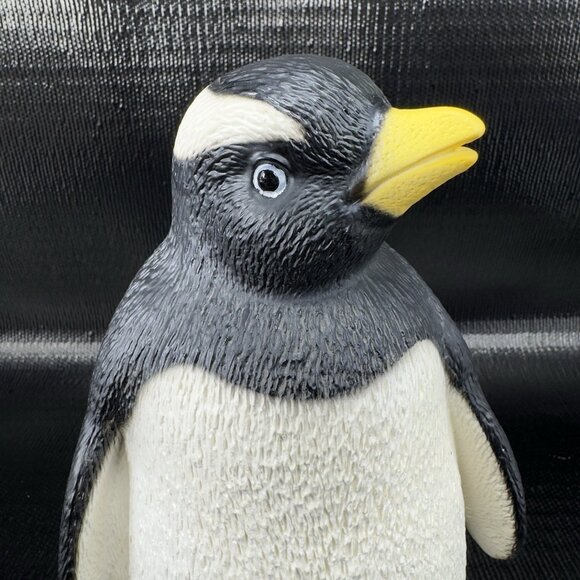 Harvey Knox Kingdom Penguin Signed House Of Global Art Large Figure 8inch VTG - Picture 3 of 11